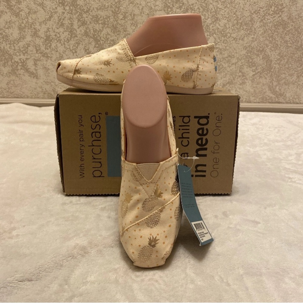 Toms Women's Rose Gold Pineapple Print Flats